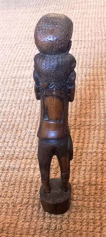 African carving of a male hunter. (Superior quality) Vintage