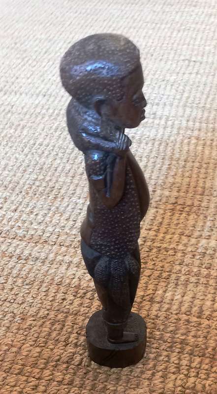 African carving of a male hunter. (Superior quality) Vintage