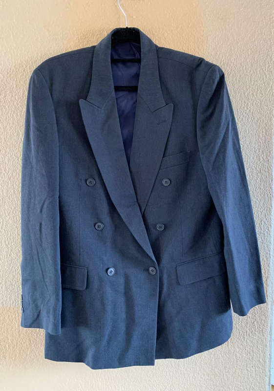 G2000 Mens 2-Piece Suit  Jacket Size 46, Pants Size 30  Fabric from Japan