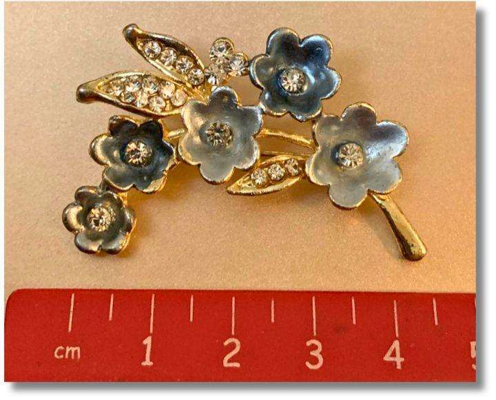 Vintage-Inspired Floral & Bird Brooch Set  Elegant Enamel and Crystal Pins