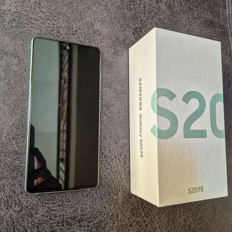 SAMSUNG S20 FE Smartphone