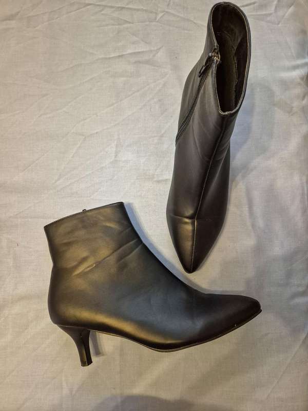 Ladies Designer Ankle Boots (3 pairs)