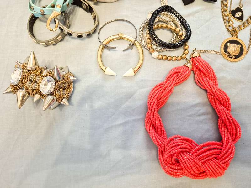 Assorted Jewellery, Manicure & Accessories (Bulk Lot)