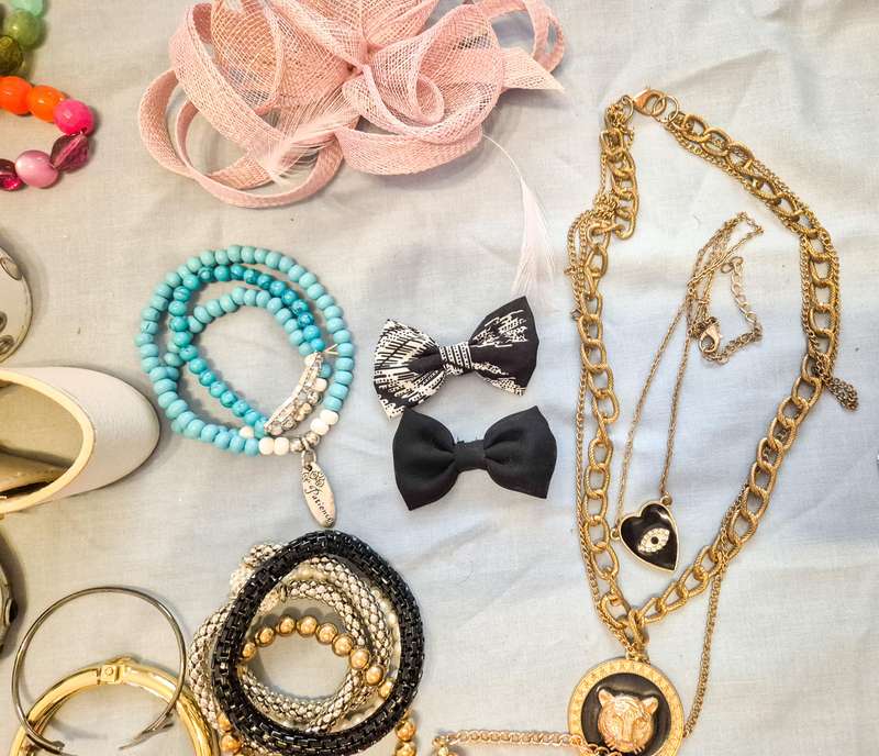 Assorted Jewellery, Manicure & Accessories (Bulk Lot)