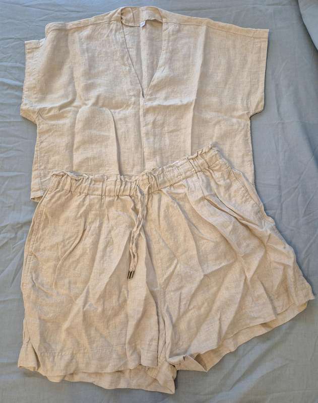 Woman's Sports Clothing Sets (x4)