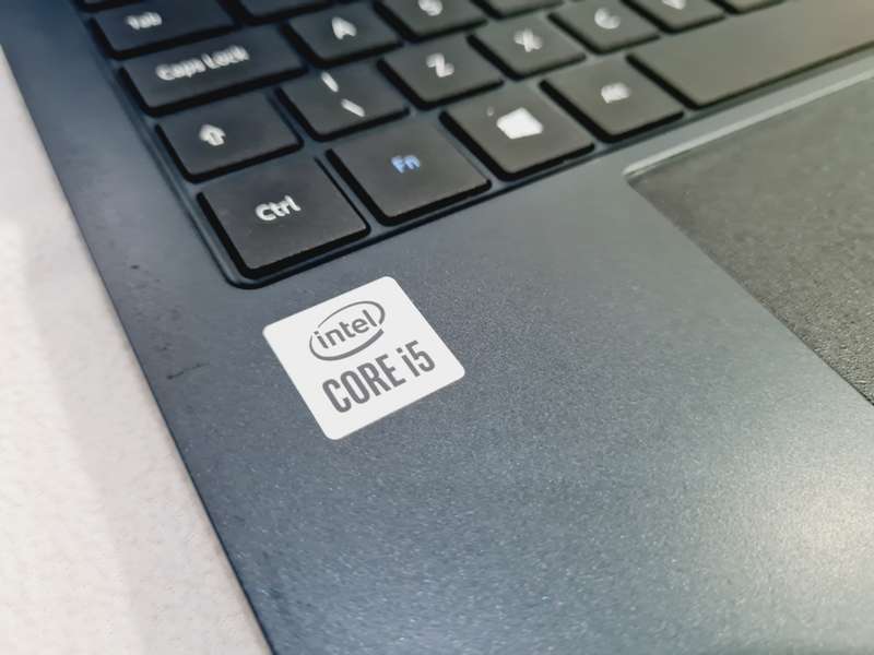 Laptop - i5 10th Gen + 8gb ram + 256gb ssd