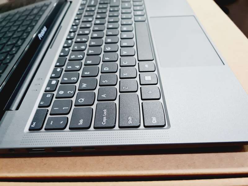 Like New In Box - i5 10th gen - 8gb - 256 nvme