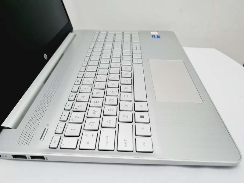HP i7 11th gen - 8gb - 512gb ssd