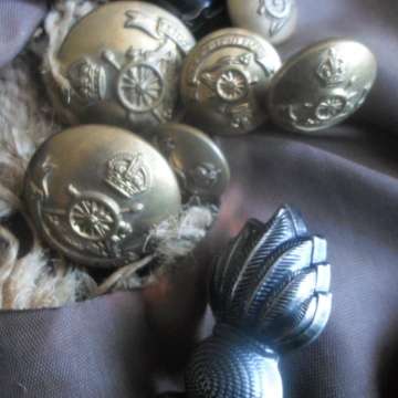 Second World War South African Artillery Beret And Badges And  And Buttons - Beret Damage See Photos