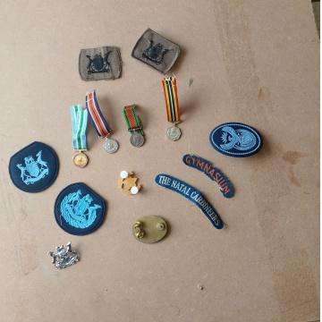 Medals And Badges - Selling As A lot