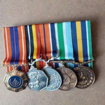 Border War Period Group Of Five Medals With Ribbons And Mounted Selling As Is