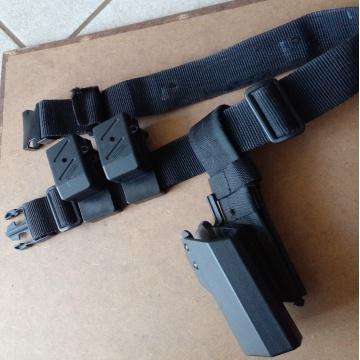 Tectical Holster With Two Magazine Pouches - See Photo's