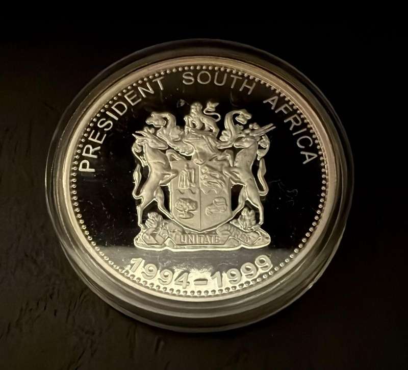 Mandela Commemmorative Set in Velvet Box - bid PER coin for BOTH coins