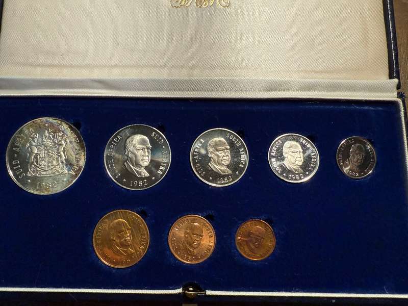 1982 Short proof set- as per pictures