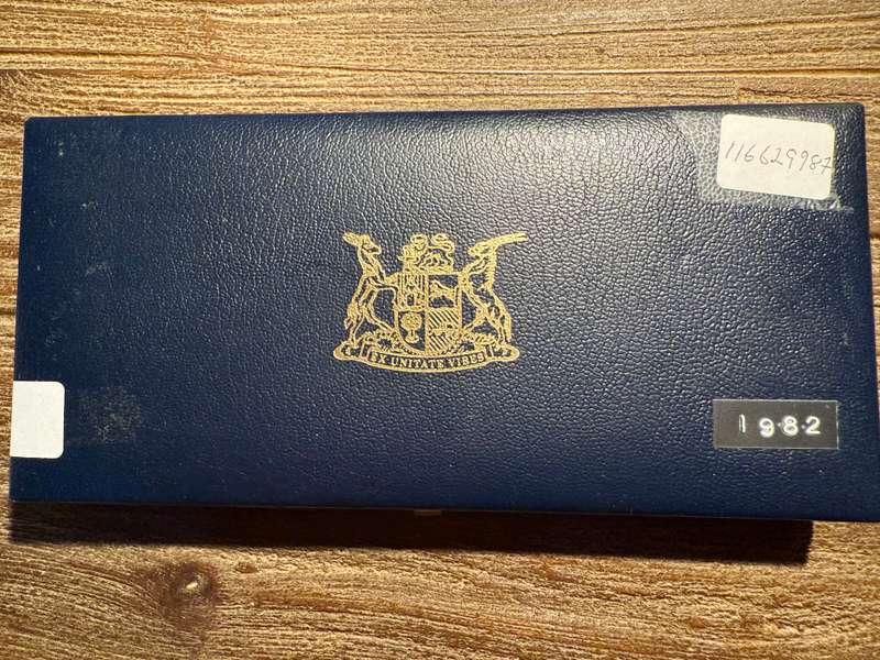 1982 Short proof set- as per pictures