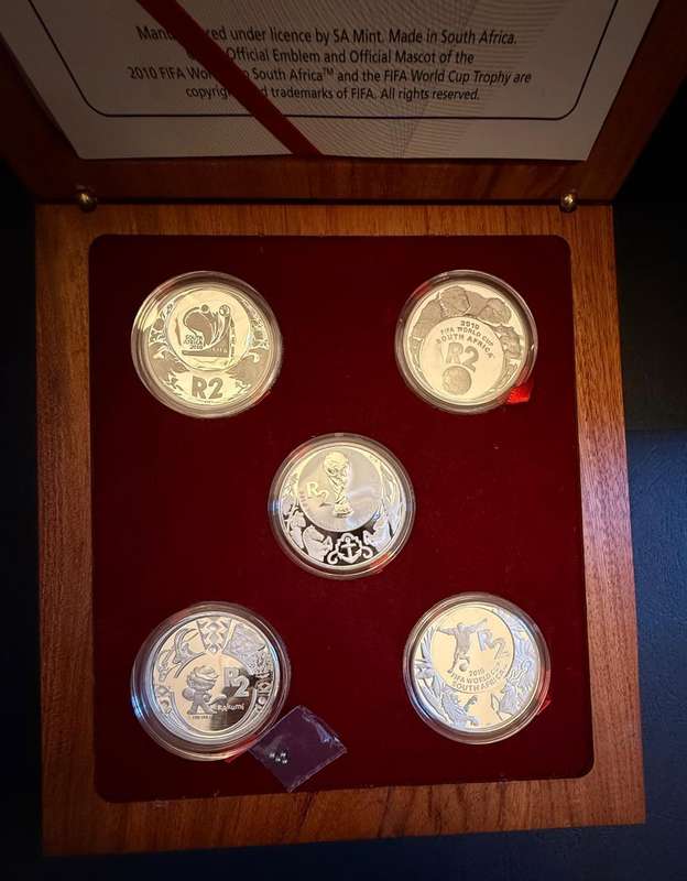 Silver R2 Crown Prestige Set - FIFA 2006-2010 - 5 Coins in Wooden Box with COA