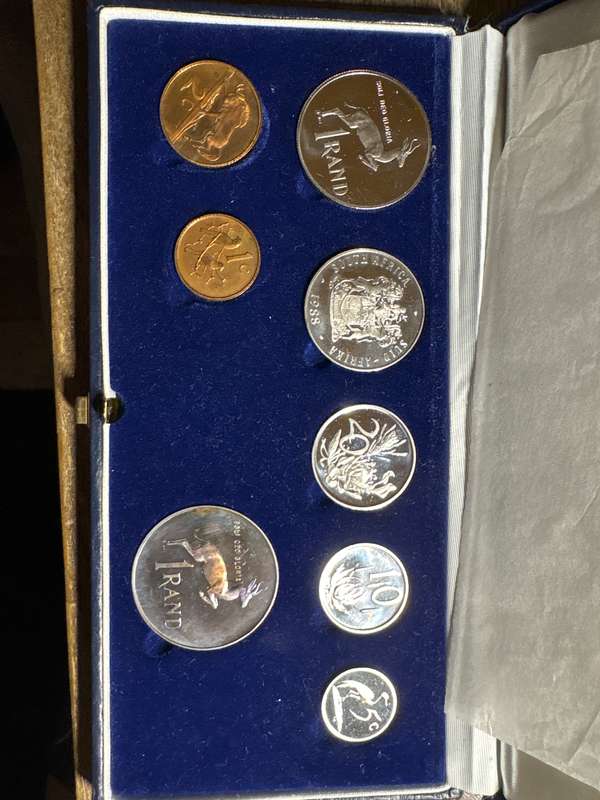 1988 Short proof set- as per pictures box slightly non closing