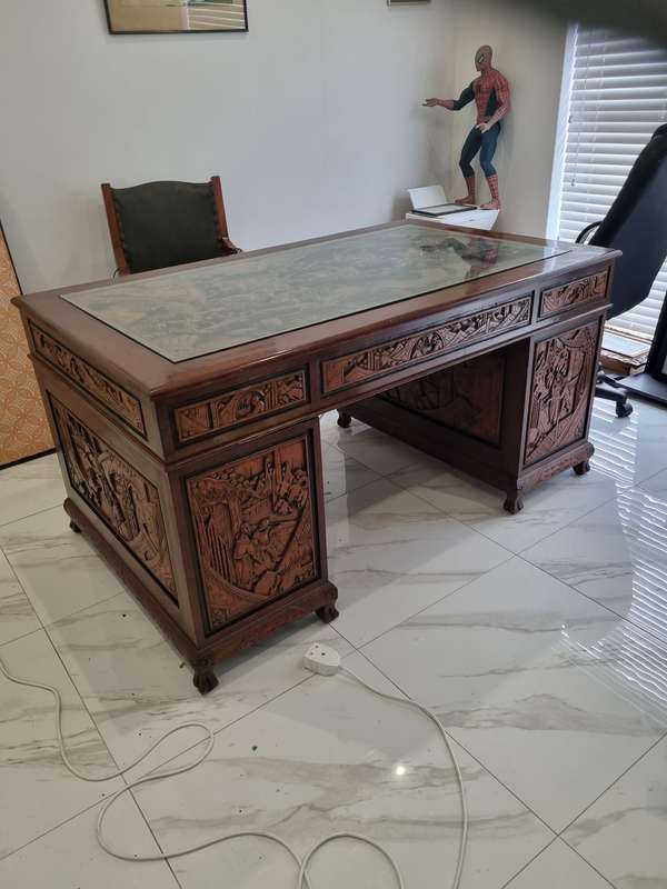 Carved Chinese wooden desk, from the 1920s/1930s. "Chinese export ware", With Guan Gong scene on top