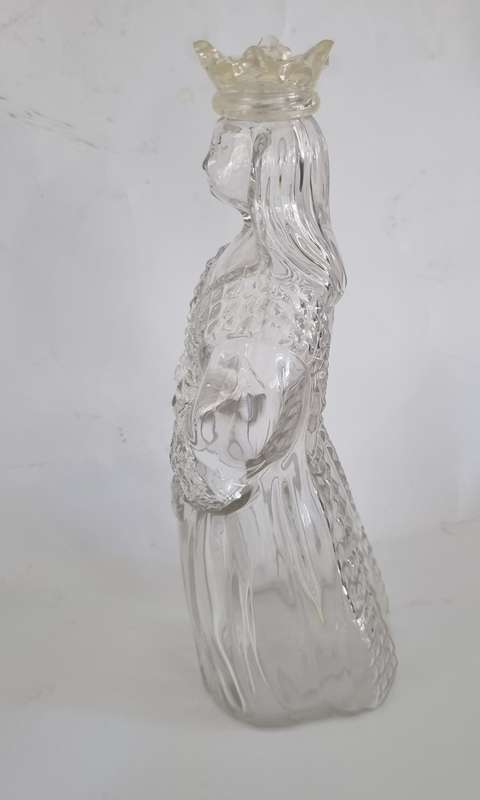 Queen shaped Roger & Gallet Roi et Reine bottle