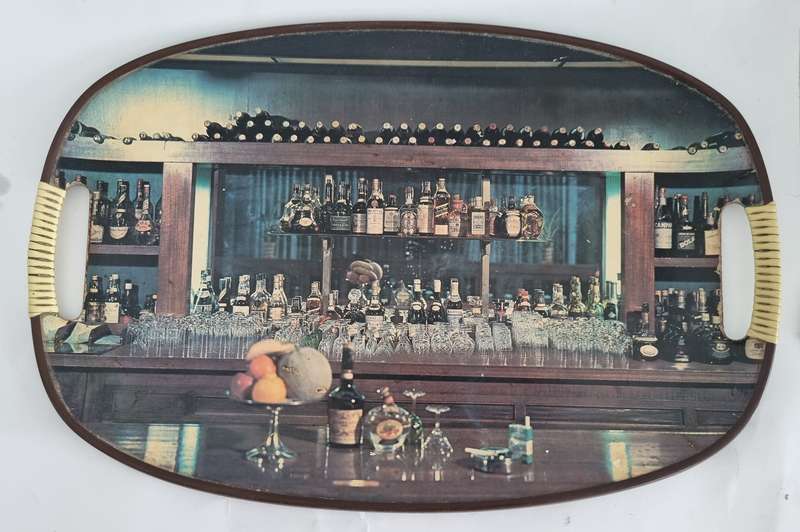 Plastic liquor tray