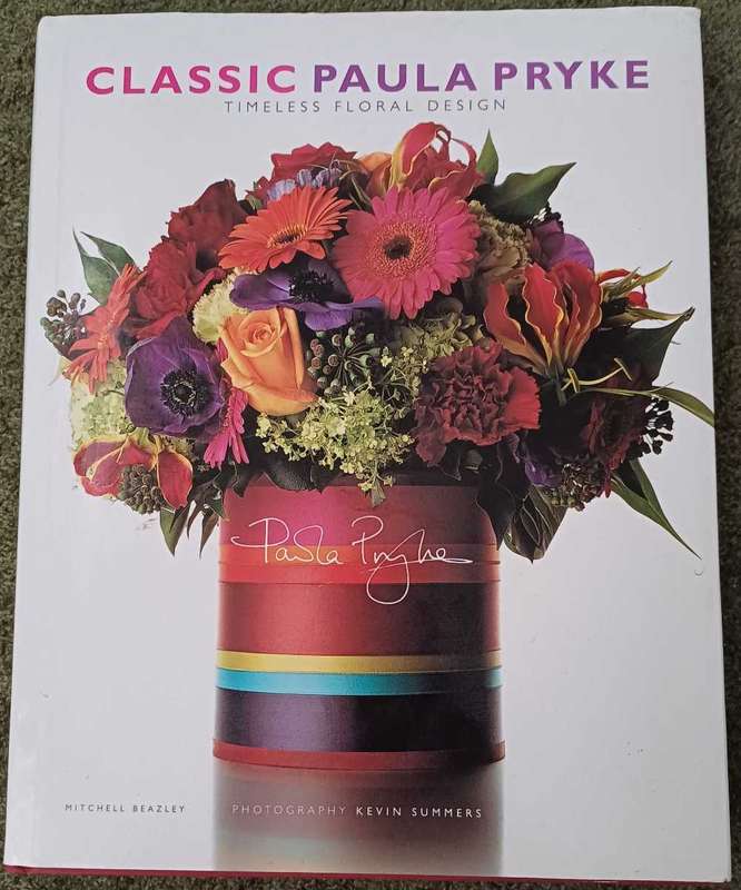 Classic Paula Peyke (flower arrangement)