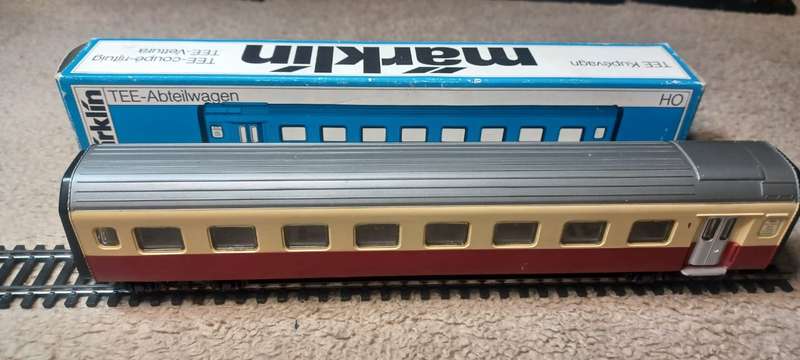 Marklin 4071 Intermedium coach for 3071 T-express
