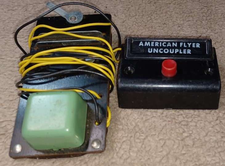 American Flyer 706 Uncoupler with control button