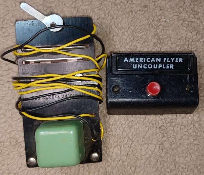 American Flyer 706 Uncoupler with control button