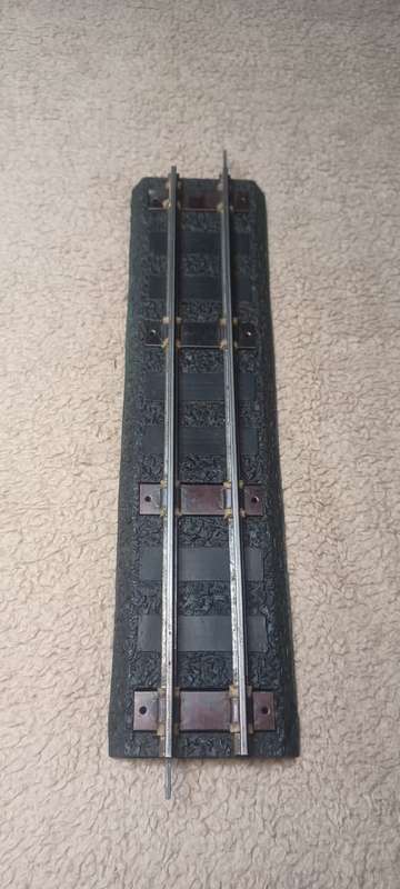 American Flyer 726 - rubber roadbed