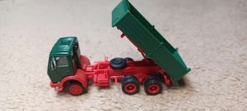 Herpa tipper