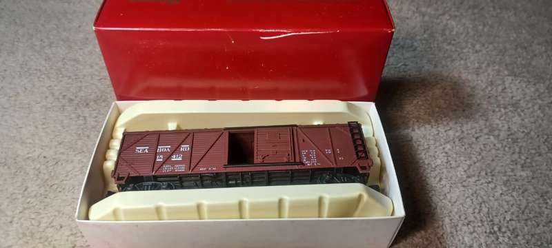 Rivarossi 2209 c board box car