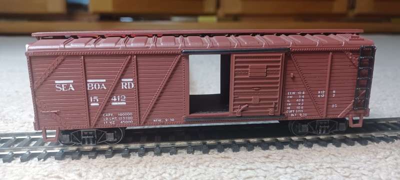 Rivarossi 2209 c board box car