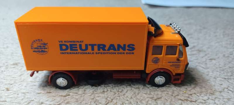 Herpa Mercedes truck