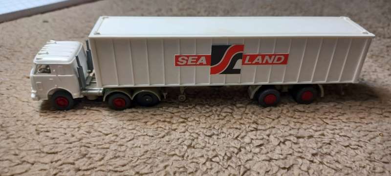 Wiking truck and trailer