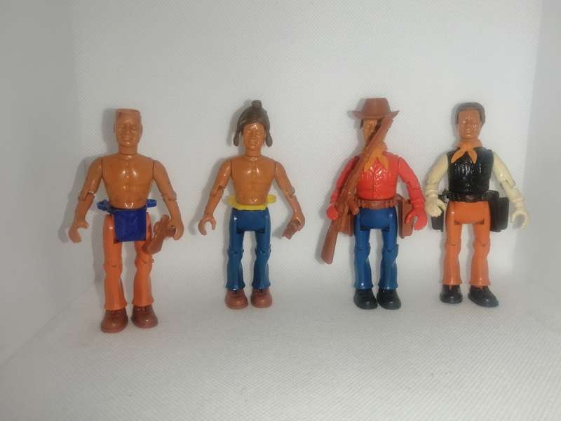 Figurines