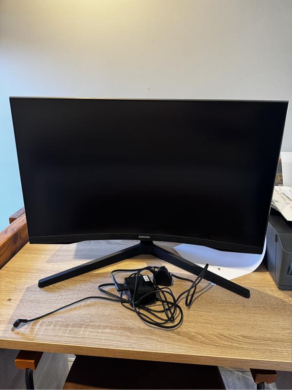 Samsung Odyssey G5 27" QHD 1ms 165Hz FreeSync Gaming Monitor
