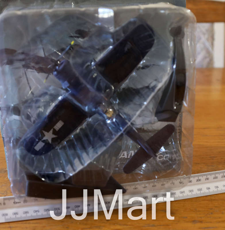 Amercom Aircraft of the World  AM2503E - 1945 Vought F4U-1D Corsair