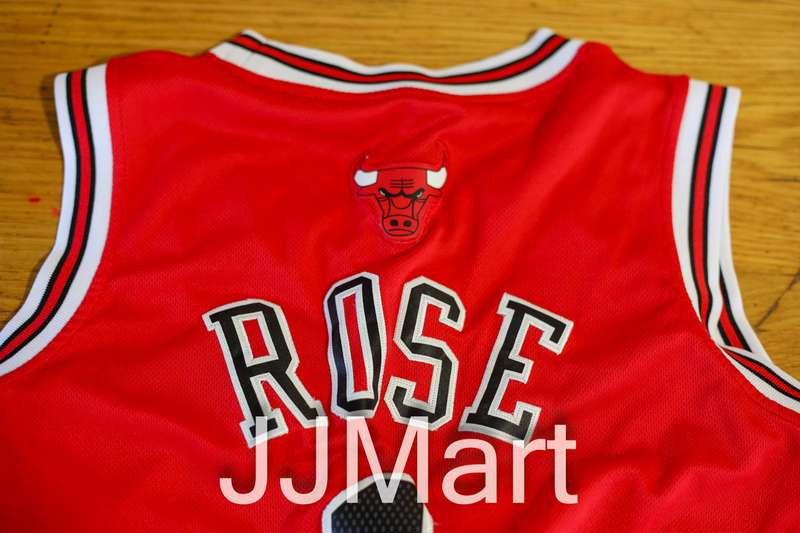 DERRICK ROSE CHICAGO BULLS JERSEY BASKETBALL ADIDAS SWINGMAN NBA SIZE M