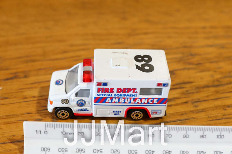 Realtoy Ford F Ambulance Model Car