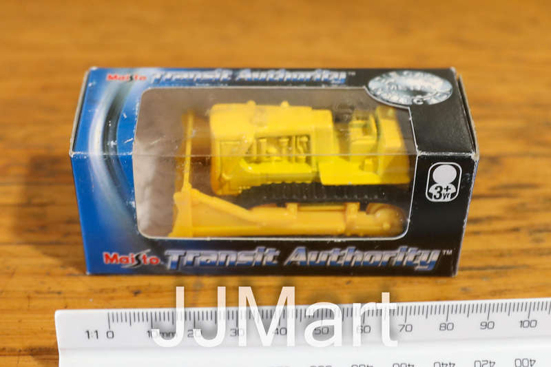 2002 MAISTO - Boxed - Bulldozer