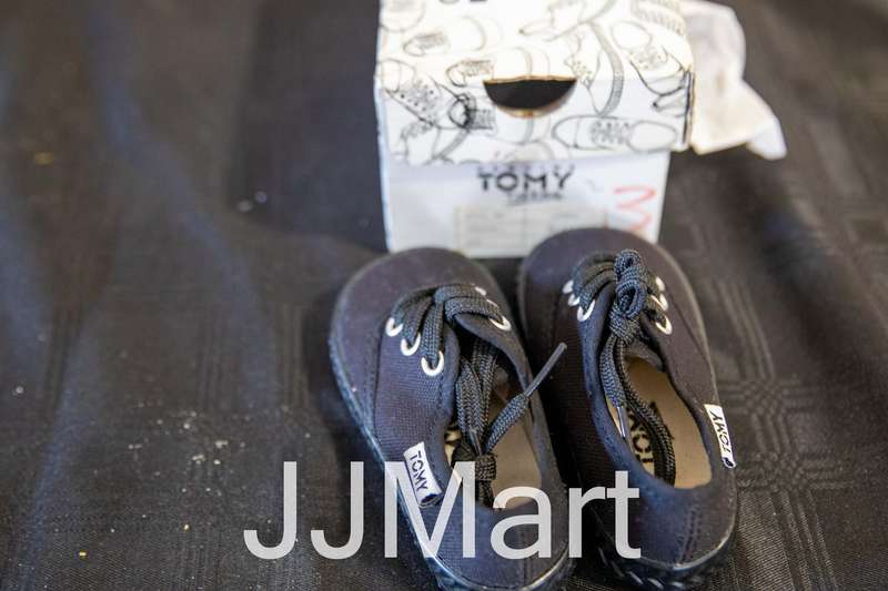 Tomy Takkies Kids Size 3