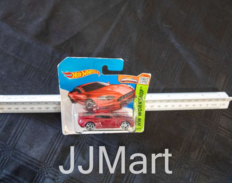 Hot Wheels Aston Martin DBS