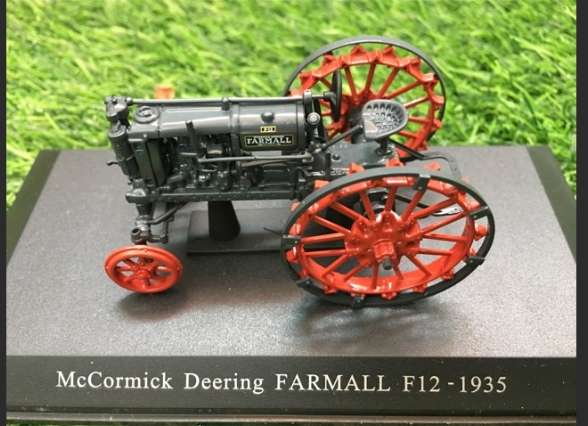 Hachette Partworks-Scale Model-Tractor -  McCormick Deering Farmal F12 Tractor (1935)