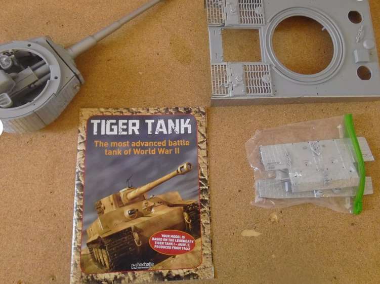 Hachette 1/16 Model Tiger Tank Magazine and parts complete Kit 1 to 140