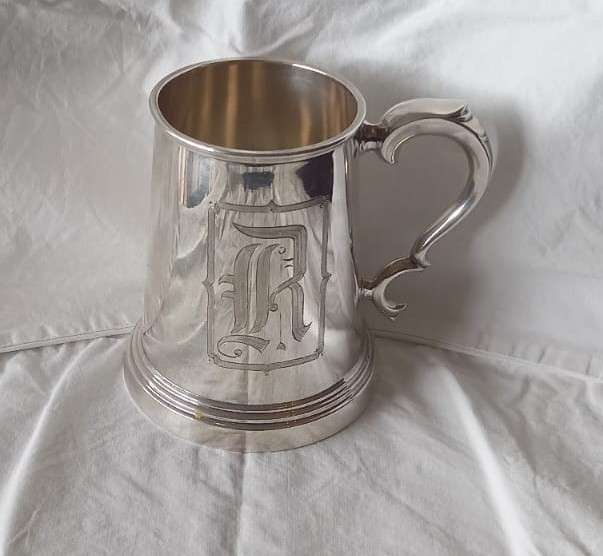Magnificent Solid Sterling Silver 500 ml Tankard Viners 374 gm