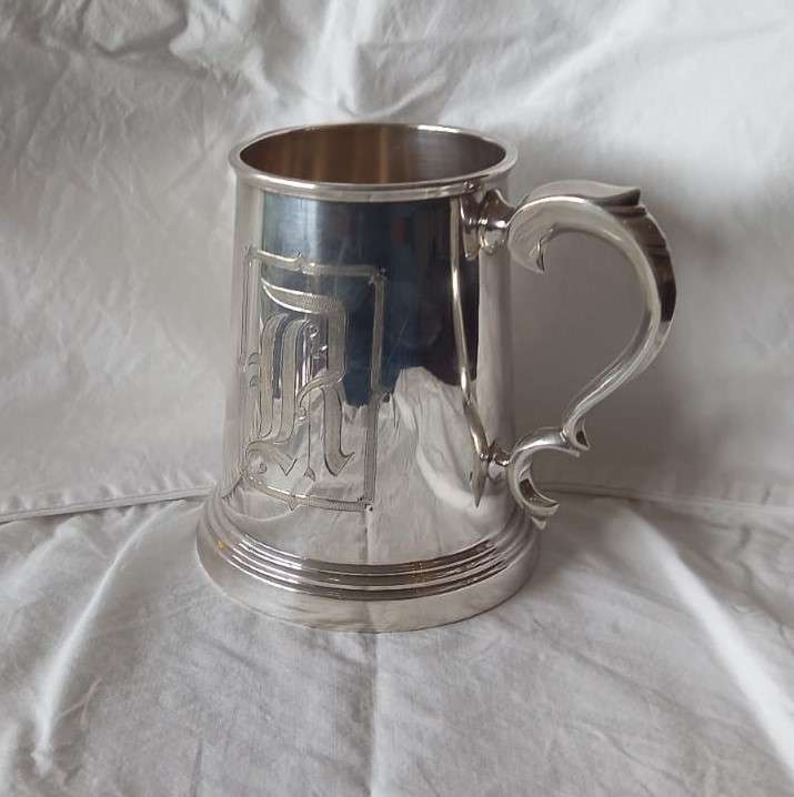 Magnificent Solid Sterling Silver 500 ml Tankard Viners 374 gm