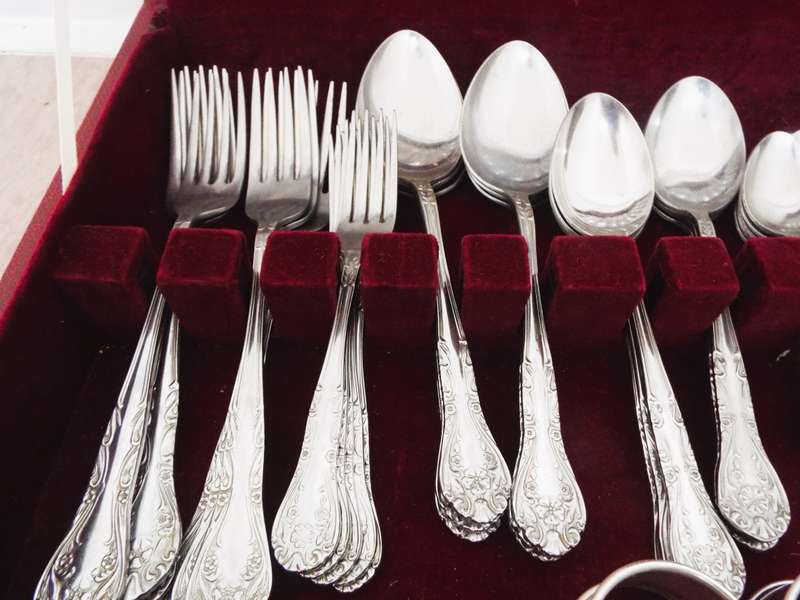 vintage ,,Nice 50 pic of cutlery in nice canteen