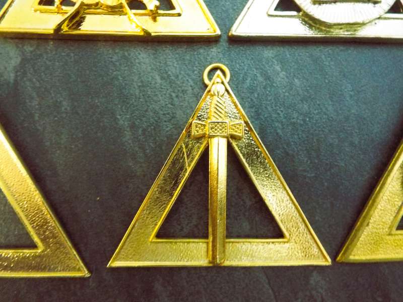 MASTER JEWELS ,,, RARE ITEMS as 1 lot