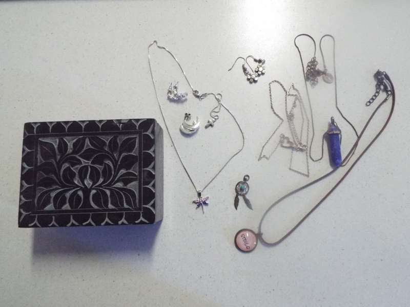 vintage jewellery box with some jewellery ,some 925 silver as 1 lot