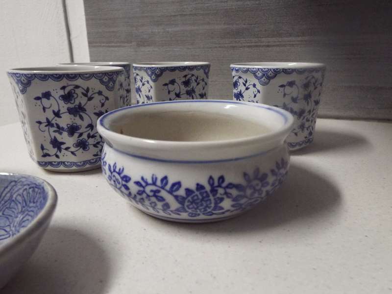 10 items /blue and white at R1 START